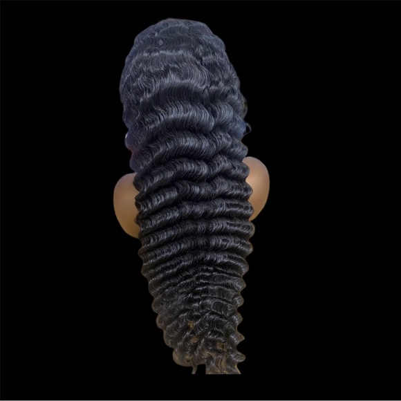 NEW!!! 20” with HD lace wigs. Deepwave 180% density.Closure 4x4
